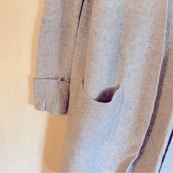 Banana Republic Long Cardigan Sweater Gray Italian Yarn Pockets Sz XS Gorgeous - Picture 3 of 4